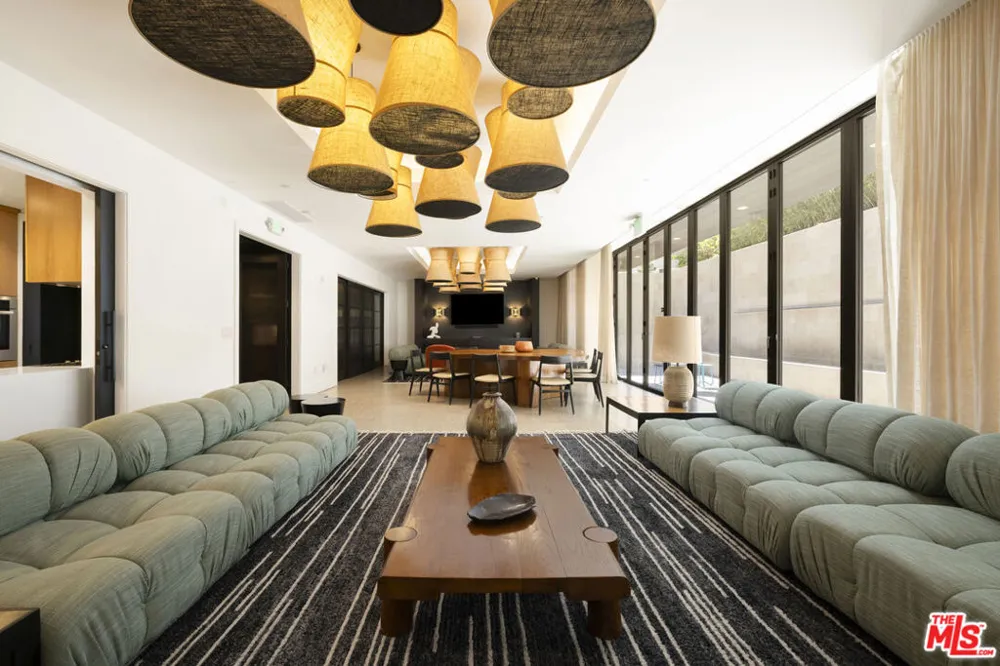 10777 Wilshire Boulevard #207 Los Angeles, CA 90024