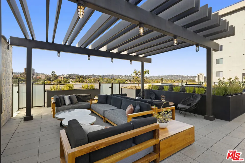 10777 Wilshire Boulevard #207 Los Angeles, CA 90024