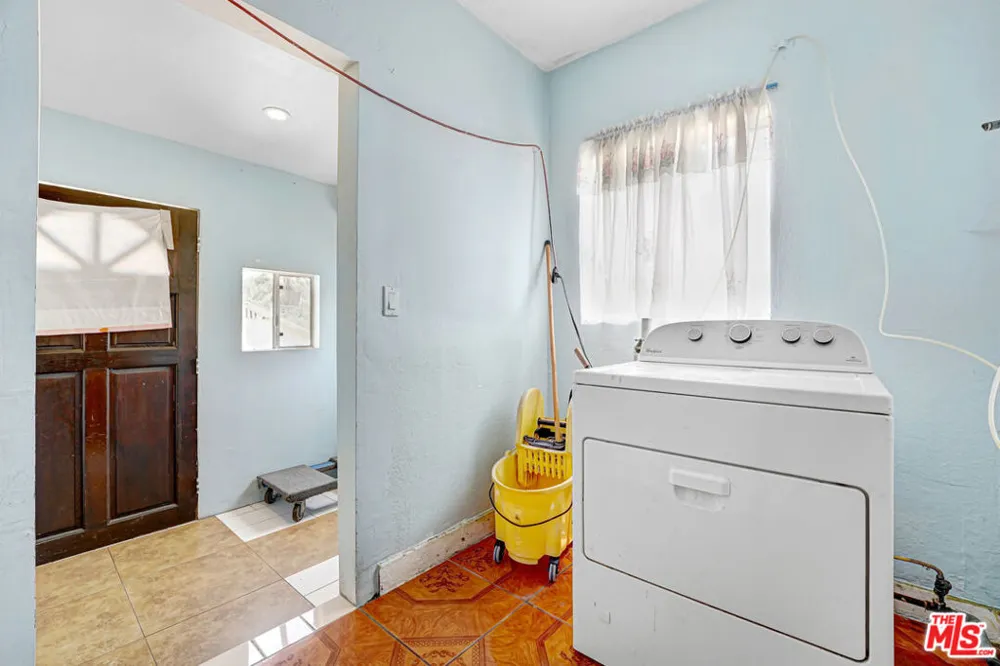 549 Hargrave Street Inglewood, CA 90302