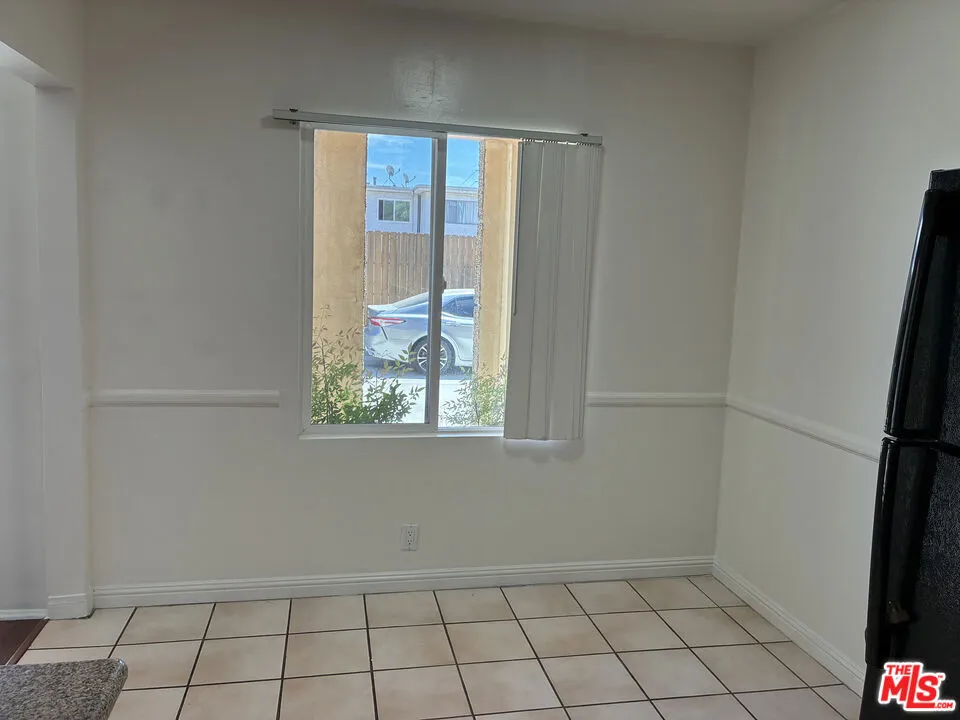 15943 Victory Boulevard #2 Van Nuys, CA 91406