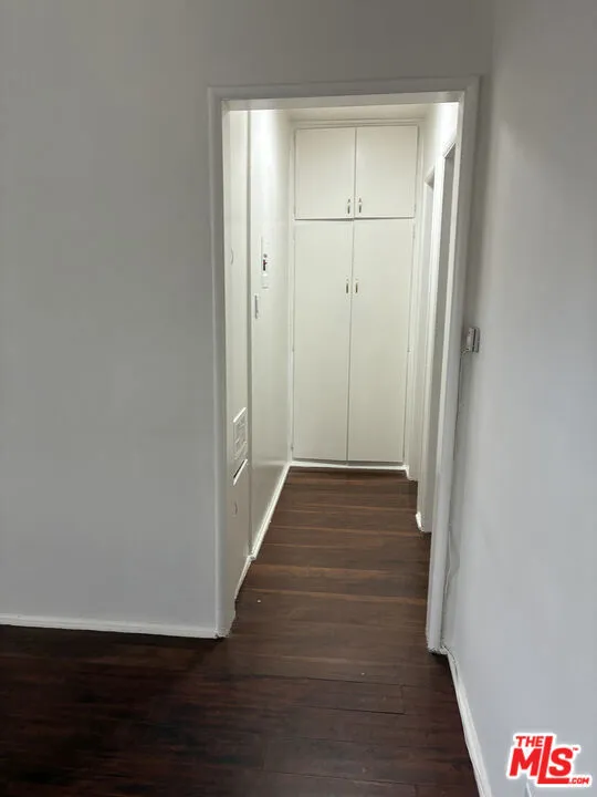 15943 Victory Boulevard #2 Van Nuys, CA 91406