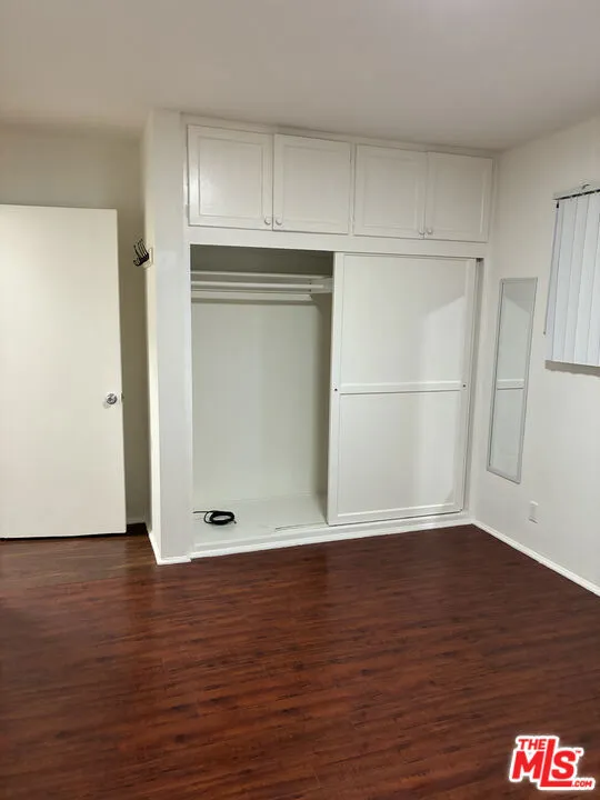 15943 Victory Boulevard #2 Van Nuys, CA 91406