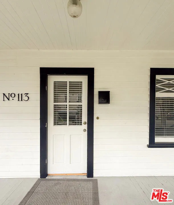 113 Ivy Avenue Monrovia, CA 91016