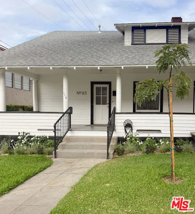 113 Ivy Avenue Monrovia, CA 91016