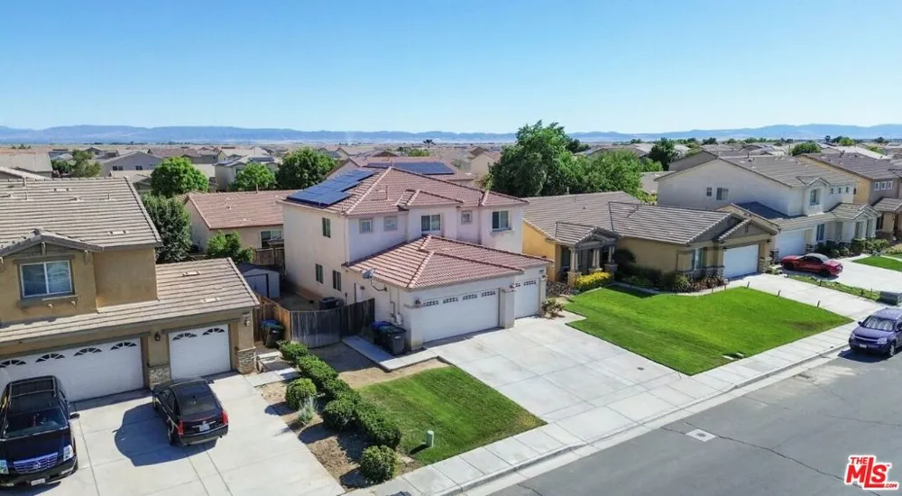 3056 Janine Avenue Rosamond, CA 93560
