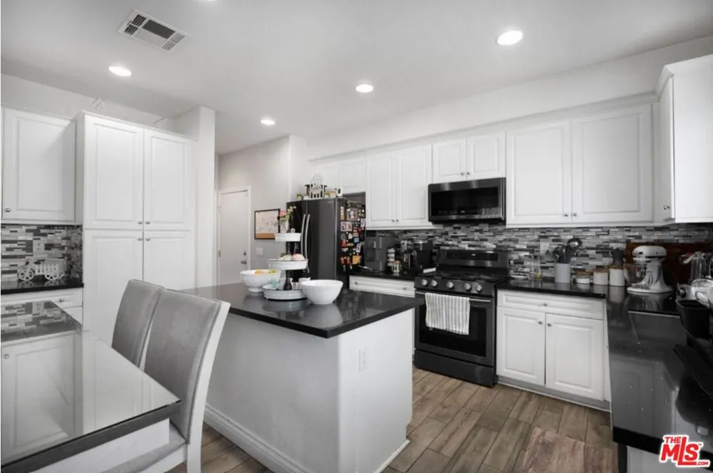 3056 Janine Avenue Rosamond, CA 93560