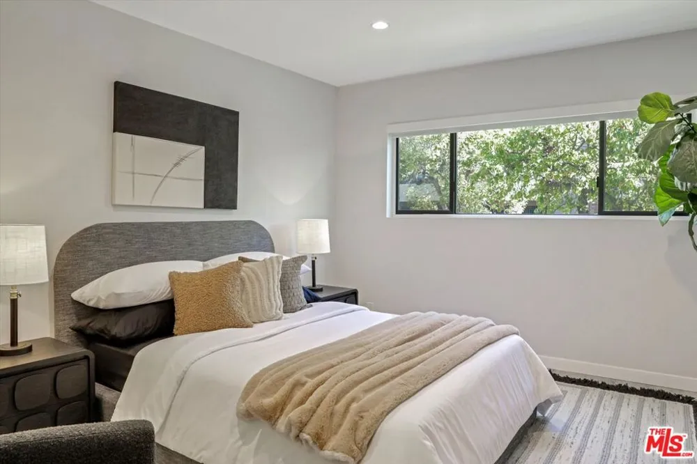 7300 Franklin Avenue #346 Los Angeles, CA 90046
