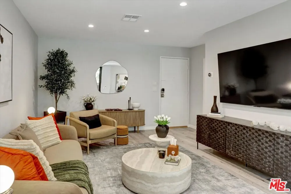7300 Franklin Avenue #346 Los Angeles, CA 90046