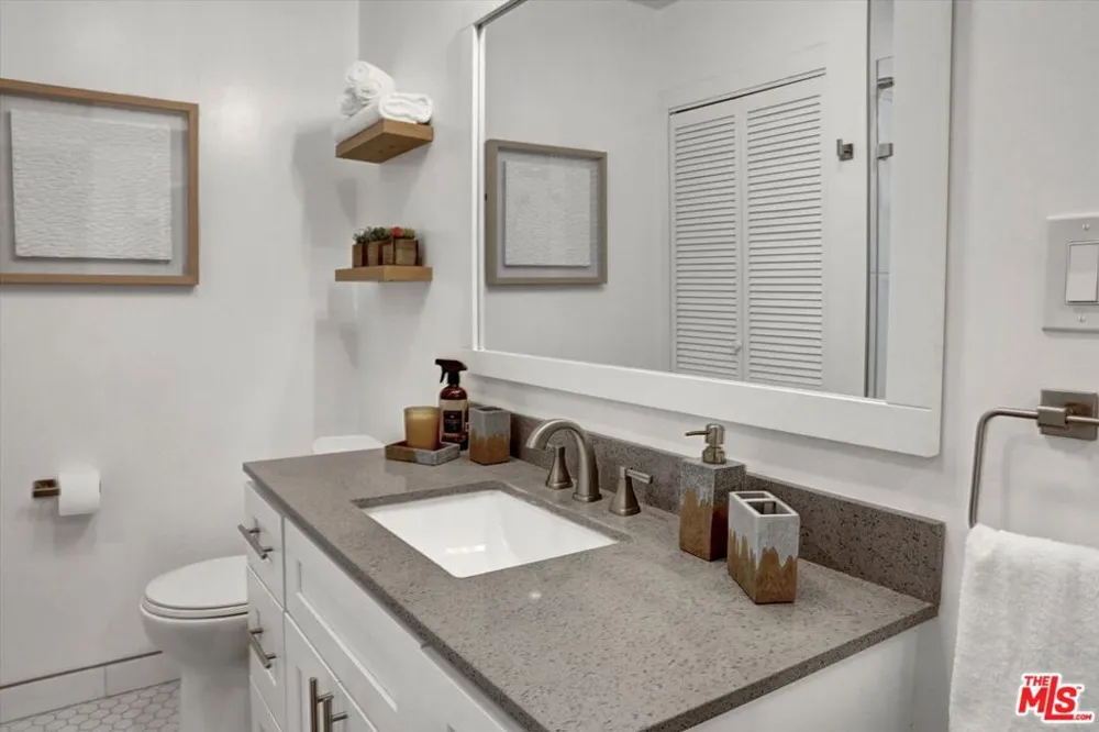 7300 Franklin Avenue #346 Los Angeles, CA 90046