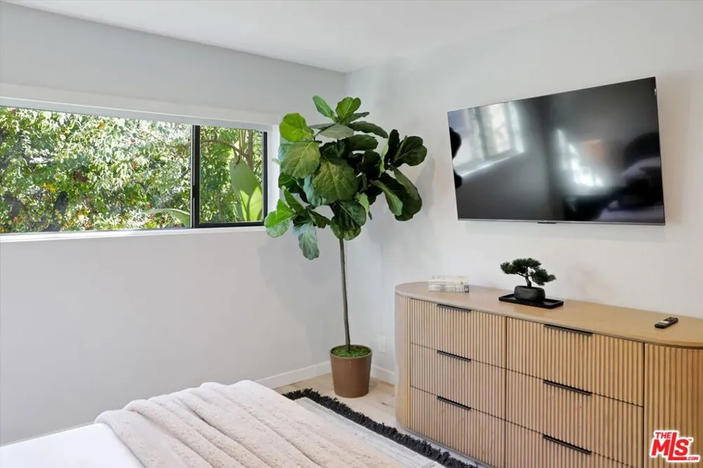 7300 Franklin Avenue #346 Los Angeles, CA 90046
