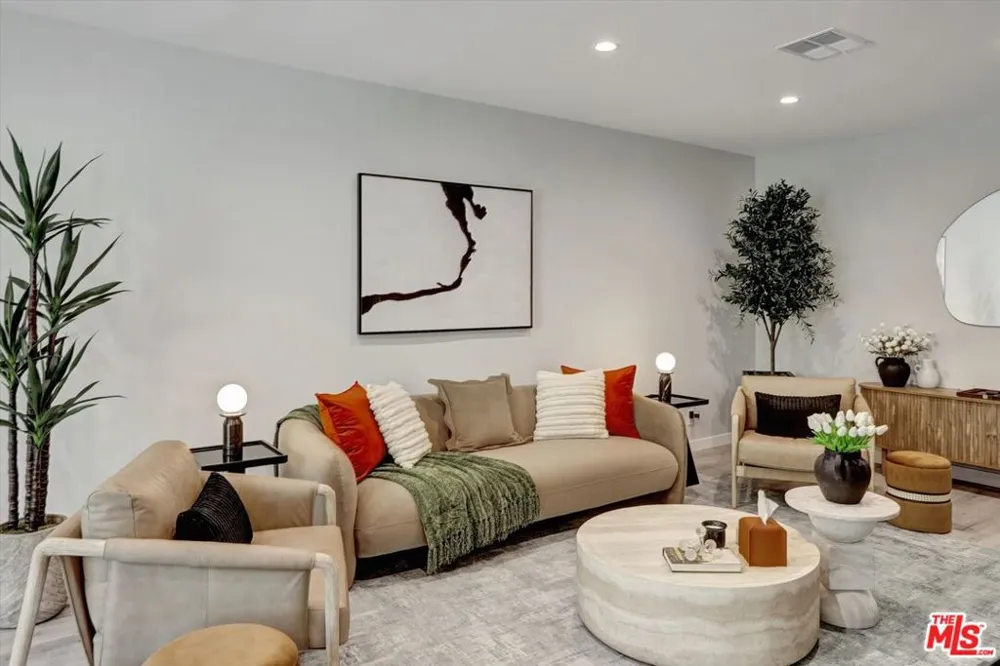 7300 Franklin Avenue #346 Los Angeles, CA 90046