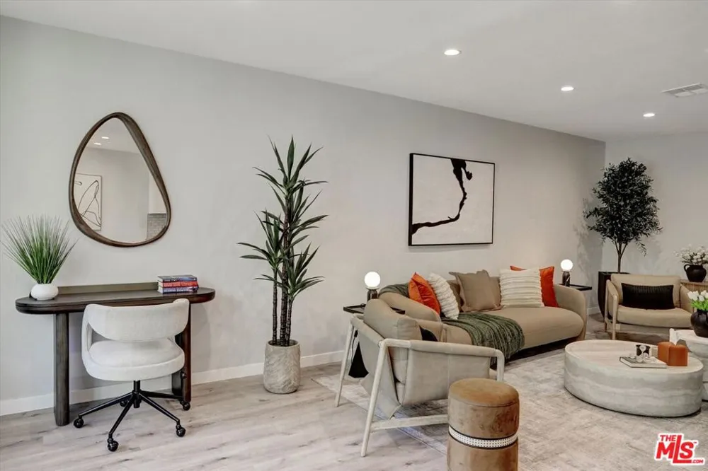 7300 Franklin Avenue #346 Los Angeles, CA 90046