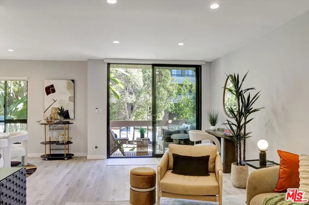 7300 Franklin Avenue #346 Los Angeles, CA 90046