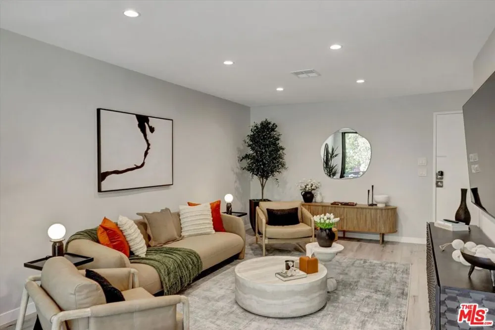 7300 Franklin Avenue #346 Los Angeles, CA 90046