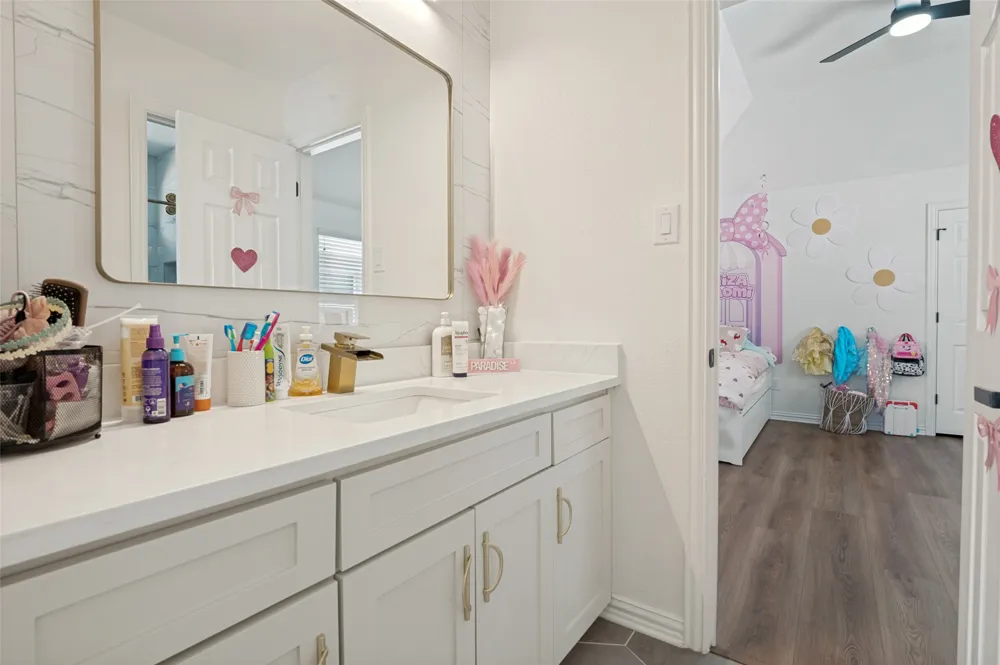 200 Ravenel Street Glenn Heights, TX 75154