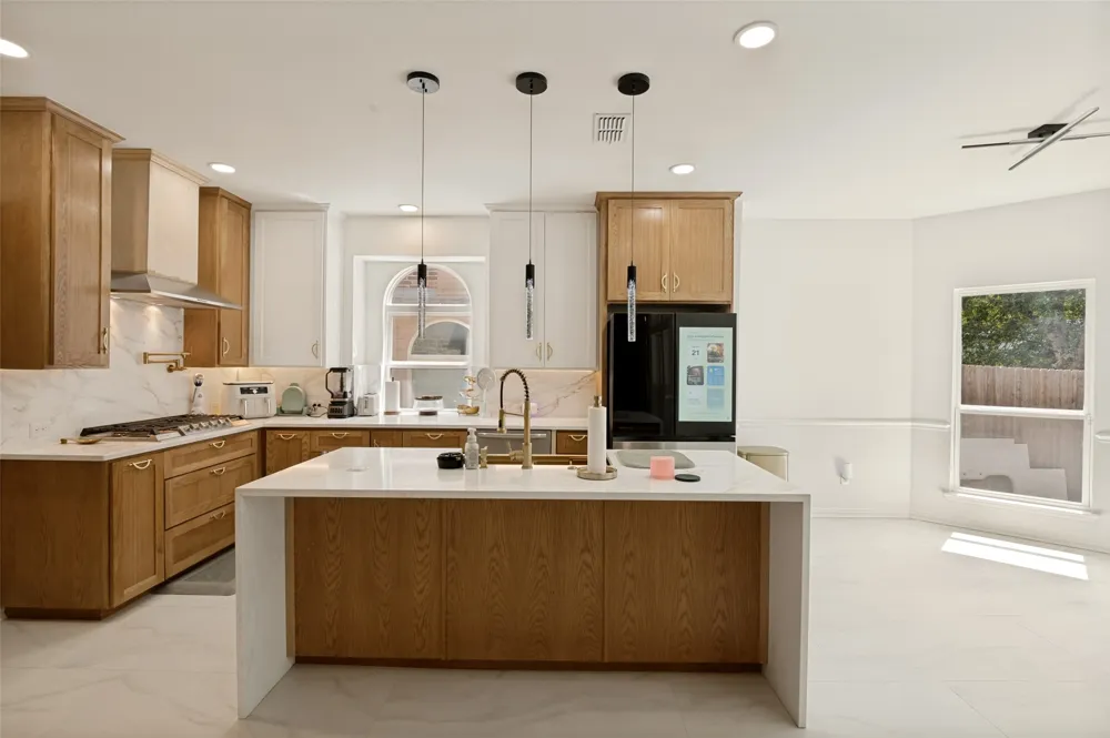 200 Ravenel Street Glenn Heights, TX 75154