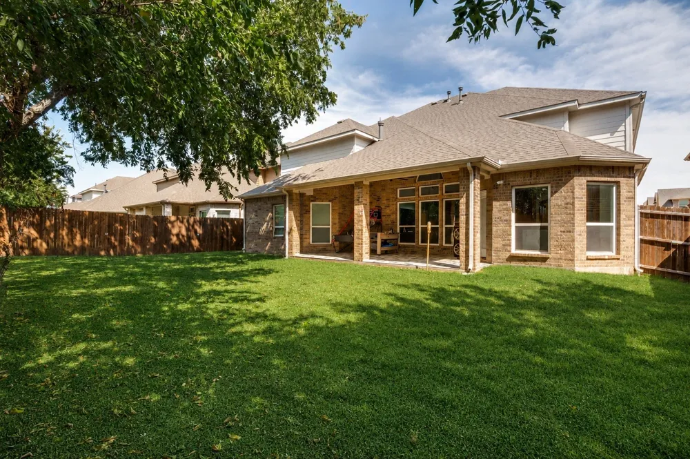 200 Ravenel Street Glenn Heights, TX 75154