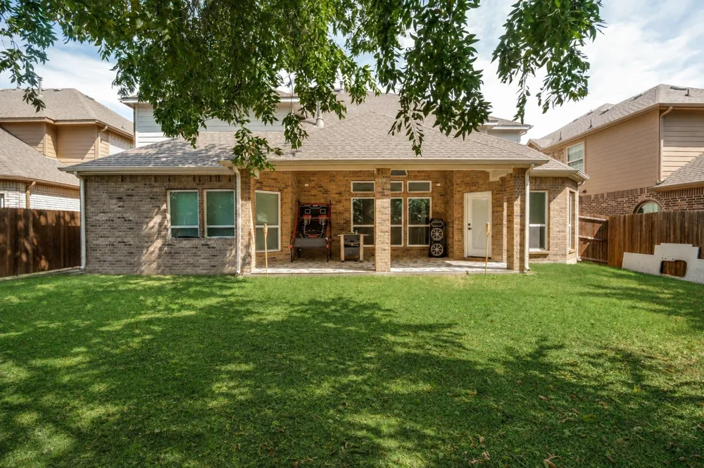 200 Ravenel Street Glenn Heights, TX 75154