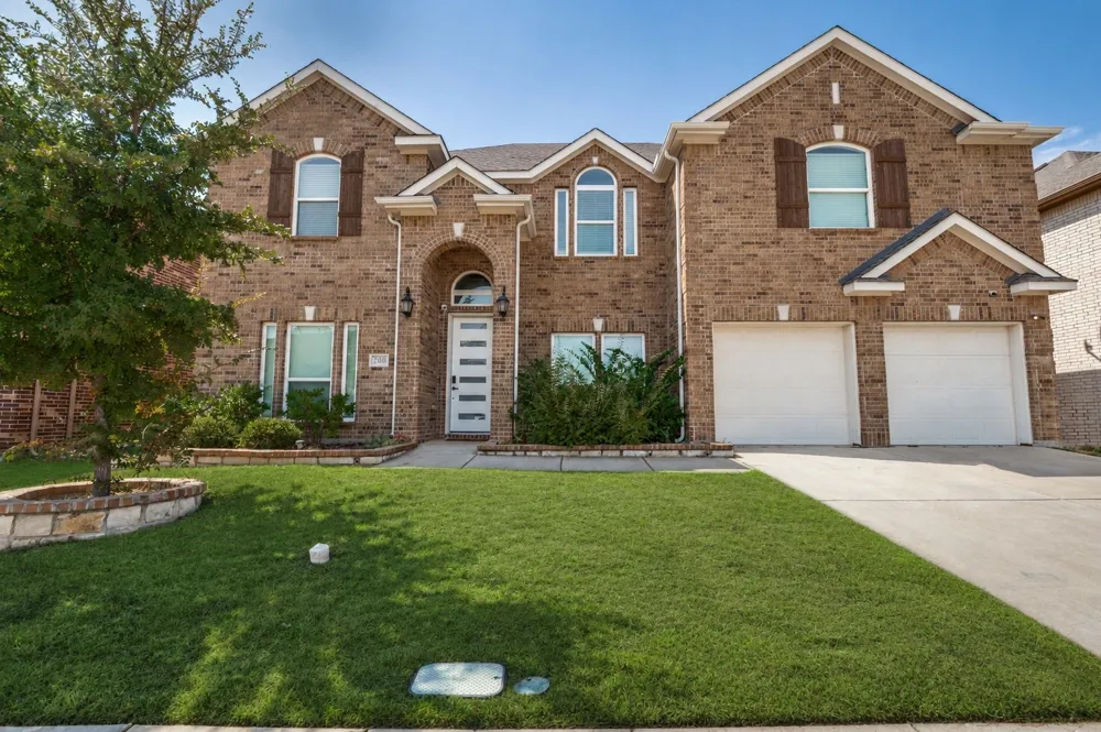 200 Ravenel Street Glenn Heights, TX 75154