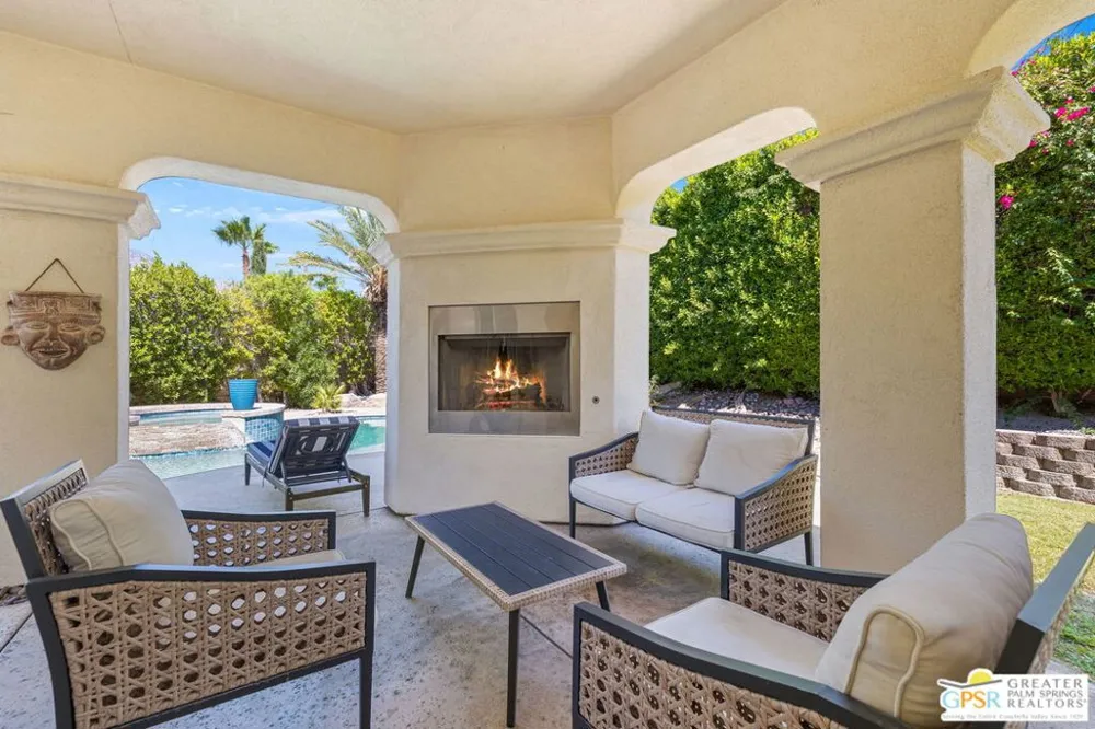 1420 Lorena Way Palm Springs, CA 92262