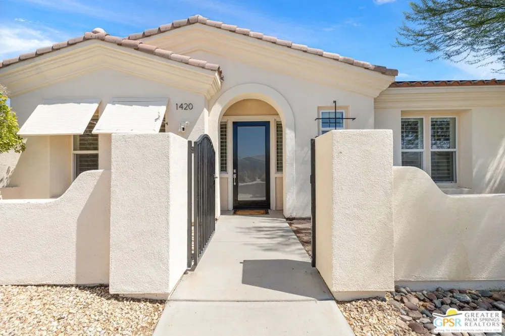 1420 Lorena Way Palm Springs, CA 92262
