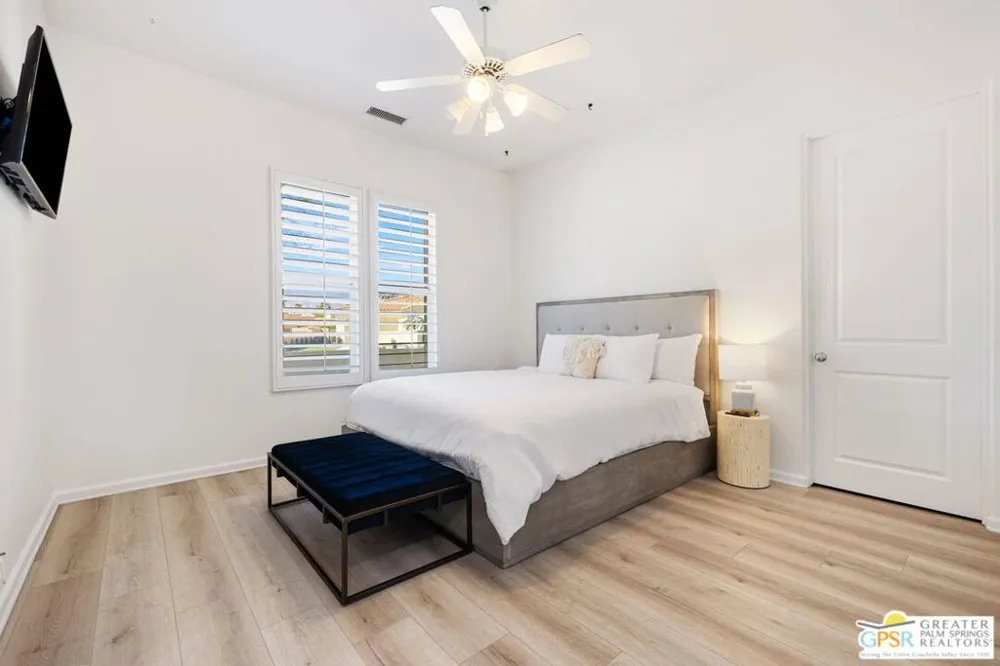 1420 Lorena Way Palm Springs, CA 92262