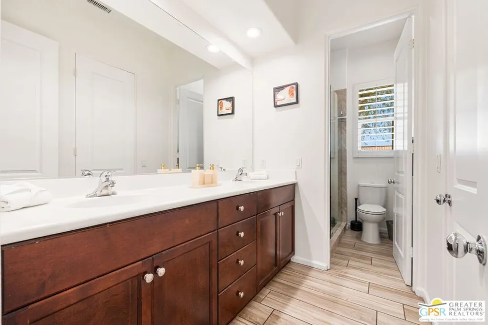 1420 Lorena Way Palm Springs, CA 92262