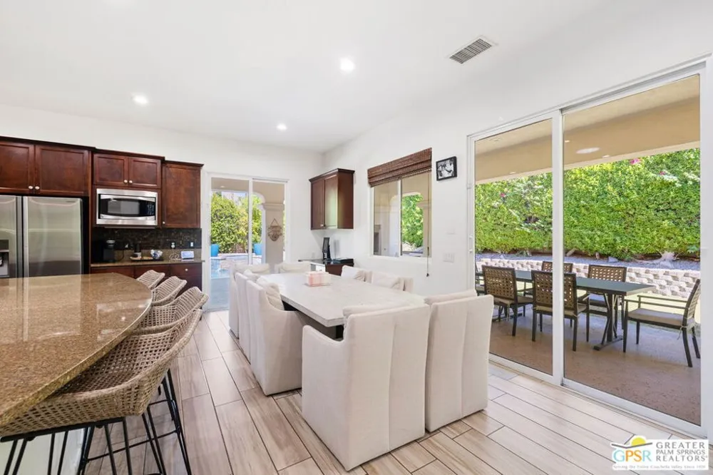 1420 Lorena Way Palm Springs, CA 92262