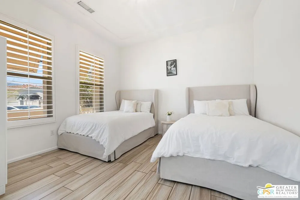 1420 Lorena Way Palm Springs, CA 92262