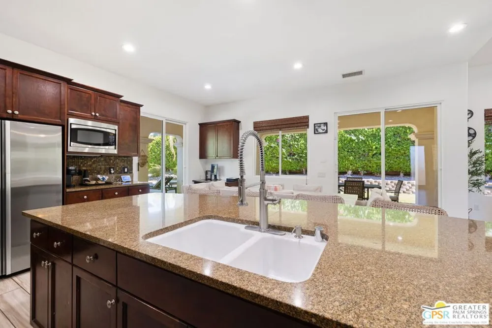 1420 Lorena Way Palm Springs, CA 92262
