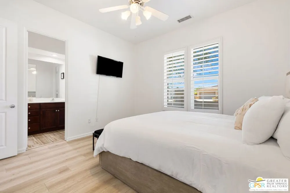 1420 Lorena Way Palm Springs, CA 92262