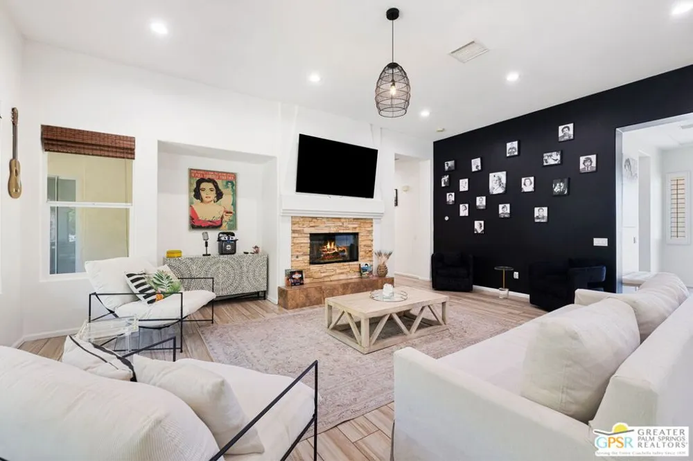 1420 Lorena Way Palm Springs, CA 92262