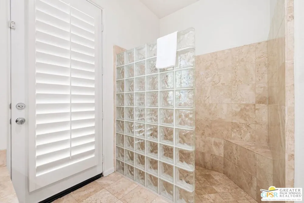 1420 Lorena Way Palm Springs, CA 92262