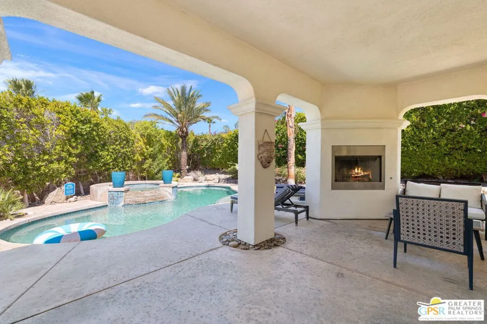 1420 Lorena Way Palm Springs, CA 92262