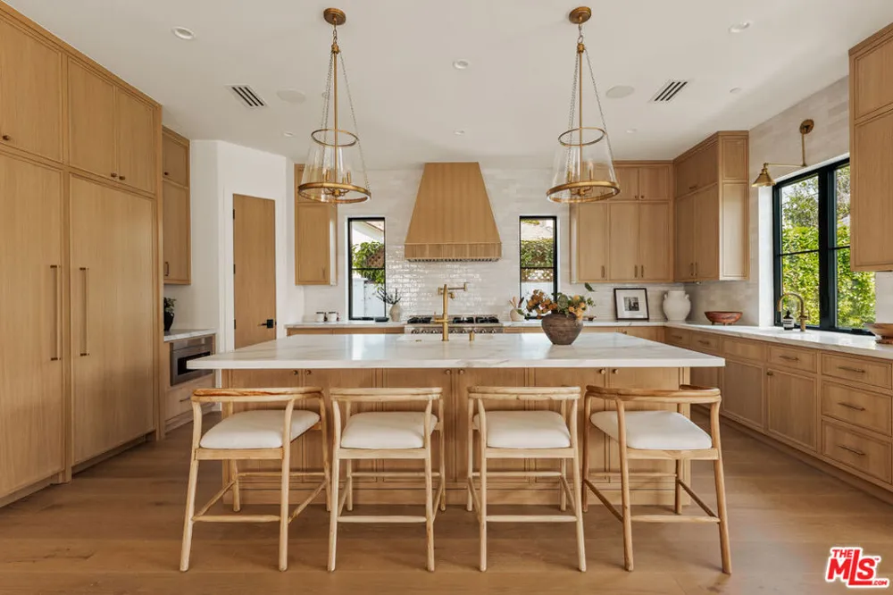 8346 Mcconnell Westchester, CA 90045