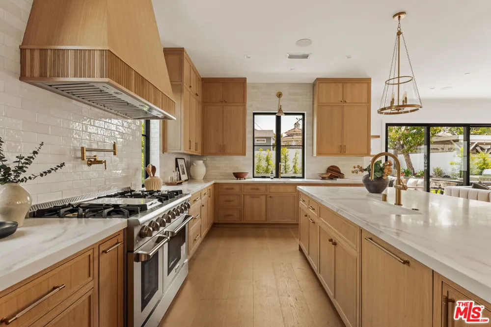 8346 Mcconnell Westchester, CA 90045