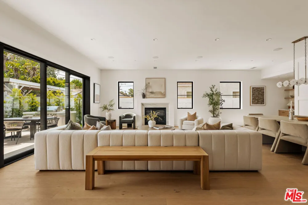 8346 Mcconnell Westchester, CA 90045
