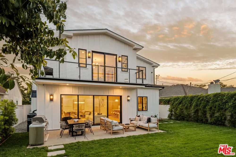 8346 Mcconnell Westchester, CA 90045