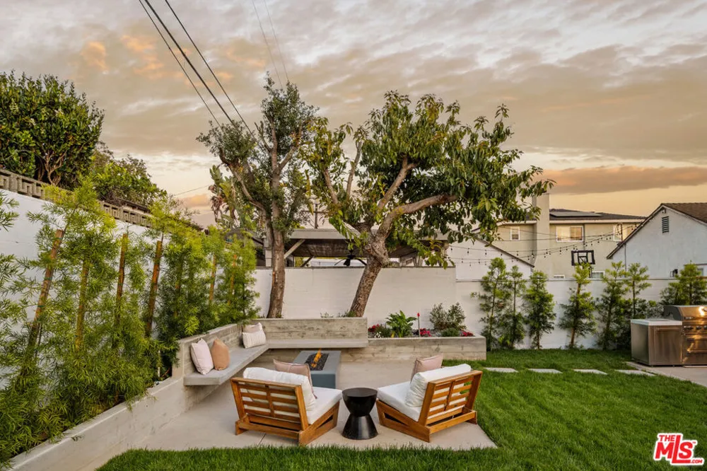8346 Mcconnell Westchester, CA 90045