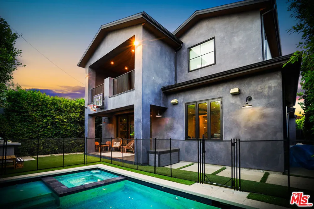 4145 Tujunga Avenue Studio City, CA 91604