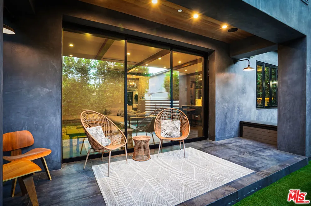 4145 Tujunga Avenue Studio City, CA 91604
