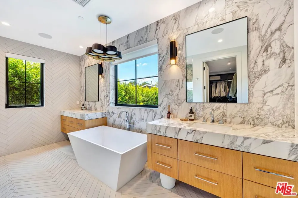 4145 Tujunga Avenue Studio City, CA 91604