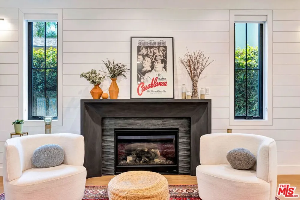 4145 Tujunga Avenue Studio City, CA 91604