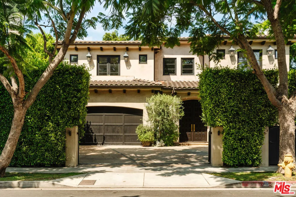 11432 Aqua Vista Street Studio City, CA 91604