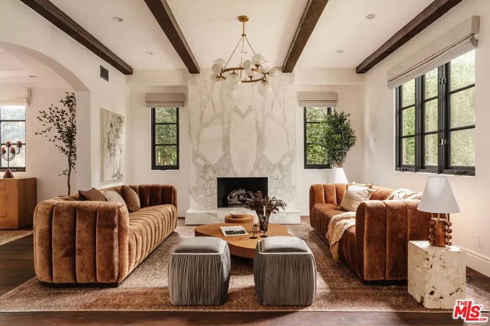 11432 Aqua Vista Street Studio City, CA 91604