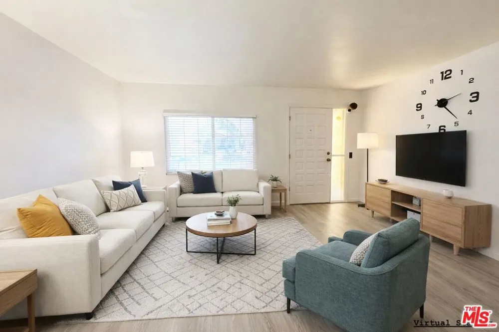 3223 Perlita Avenue Los Angeles, CA 90039