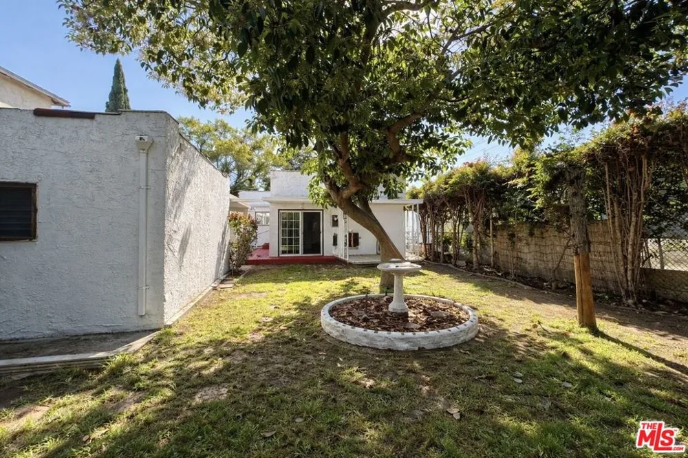 3223 Perlita Avenue Los Angeles, CA 90039