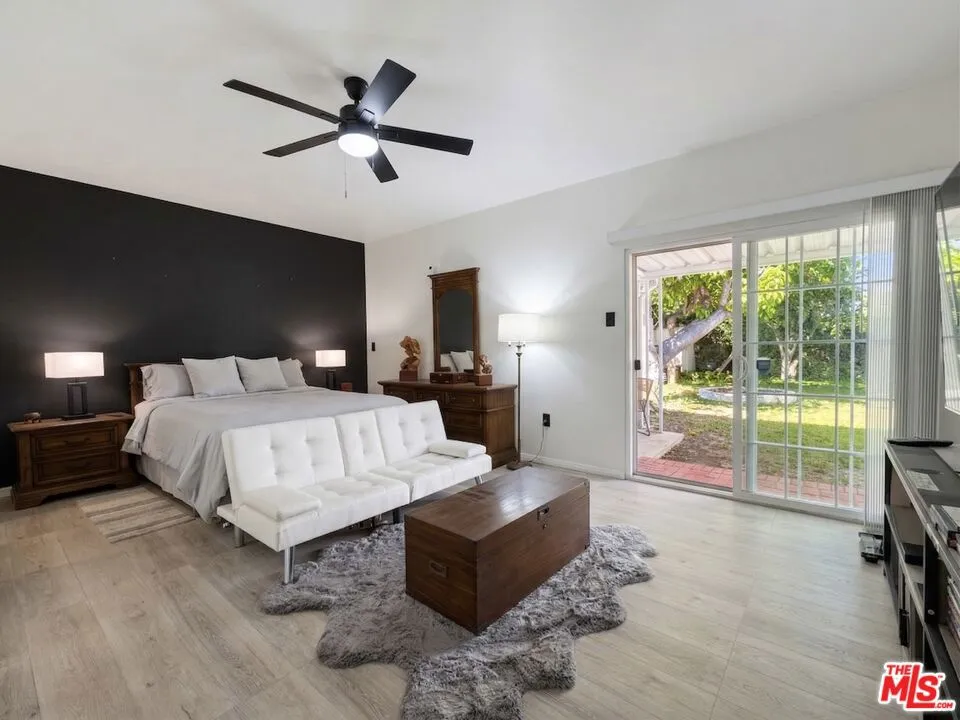 3223 Perlita Avenue Los Angeles, CA 90039