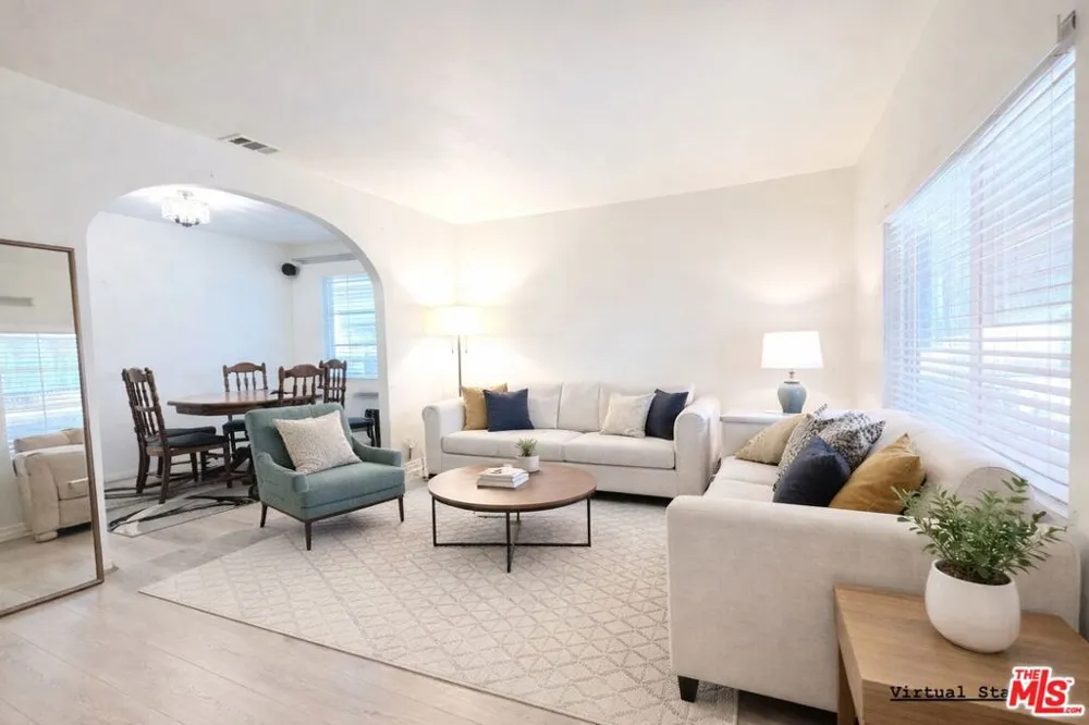 3223 Perlita Avenue Los Angeles, CA 90039