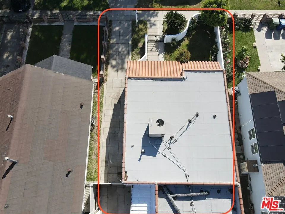 3223 Perlita Avenue Los Angeles, CA 90039